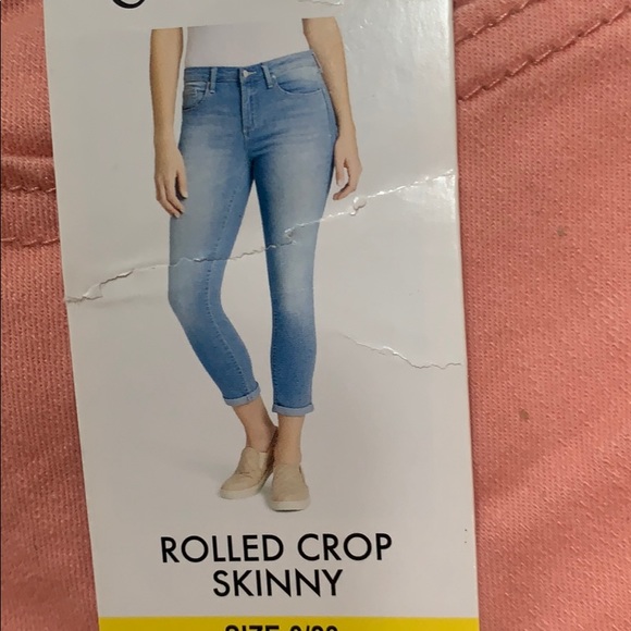 CLEARANCE! NWT Jessica Simpson Rosette Skinny Jean - Picture 2 of 8